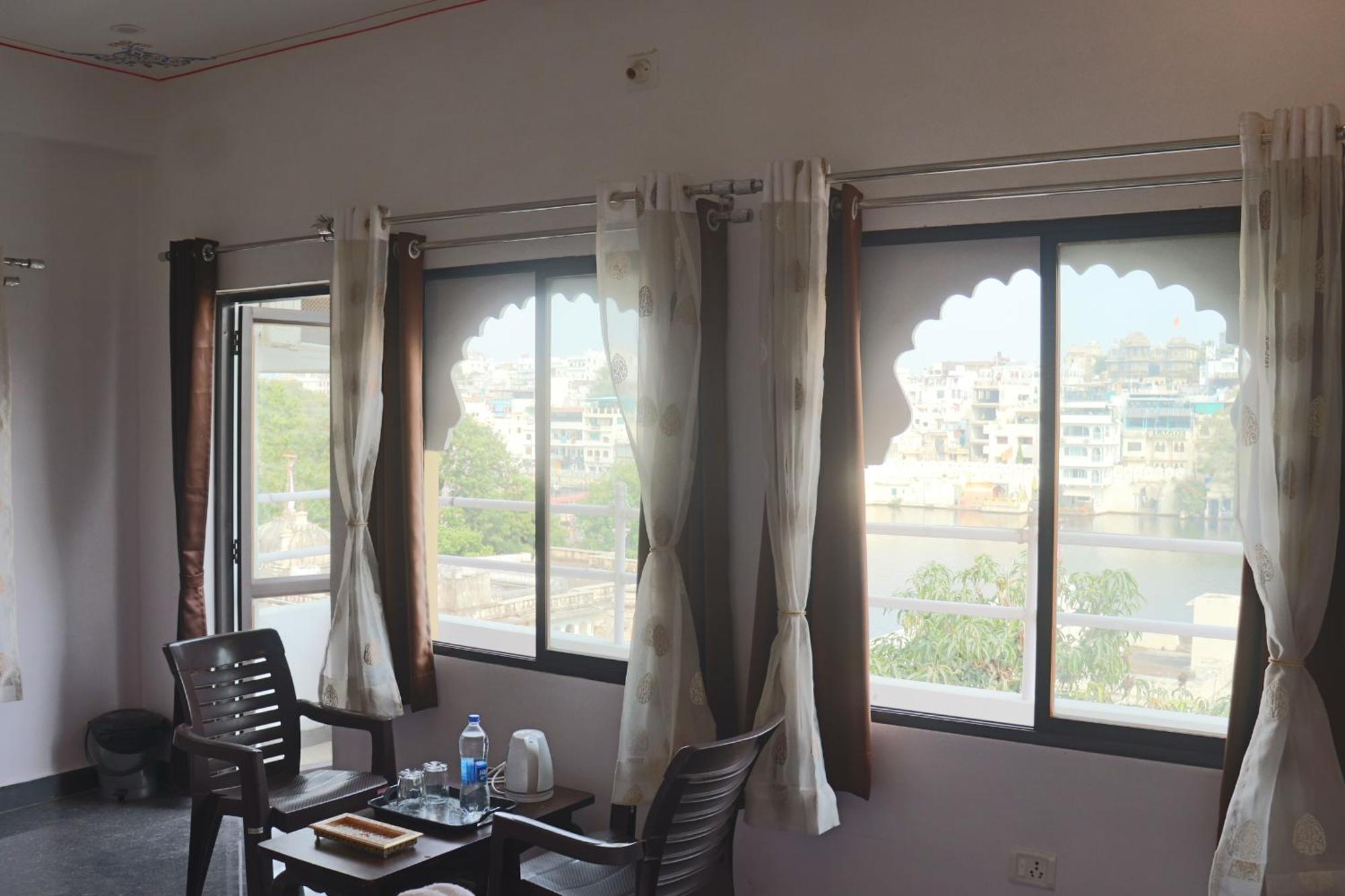 Hotel Shiv Palace Udaipur Værelse billede